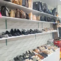 فروشنده خانم