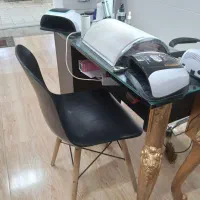 میز ناخن و استند بزرگ|آرایشگاه و سالنهای زیبایی|ملایر, |دیوار