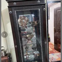 بوفه تنها بدون وسایل داخلش