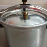 زودپز۸لیتری|ظروف پخت‌وپز|قم, نیروگاه|دیوار