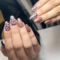 خدمات کاشت ناخن،ژلیش،لمینت