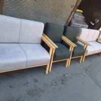 مبل مینی‌مال دسته چوبی کم جا