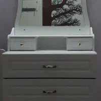 تخت وکمد ودراور