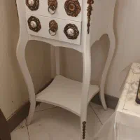 میز تلفن و کنار سالنی