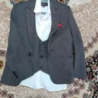 کت‌و‌شلوار‌ بچه‌گانه رنگ طوسی تیره