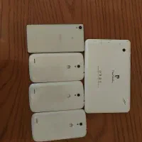 تعدادی گوشی قدیمی نیاز به تعمیر