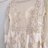 لباس مجلسی|لباس|اقبالیه, |دیوار