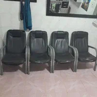 تعدادی۴ عدد صندلی فروشی