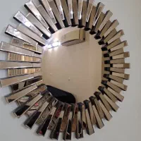 اینه و میز رنگ طلایی خورشیدی