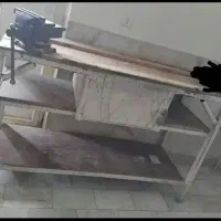 میز فلزی به همراه گیره