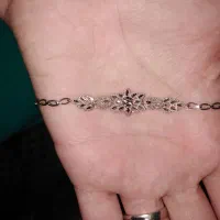 دستبند طلا سفید