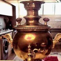 سماور زغالی روسی ۳ لیتری جنس برنج بدون جوش خوردگی