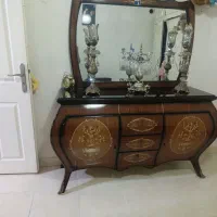 آینه و کنسول خمره ای