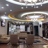 ۷۰متر دو خواب / تاپ لوکیش سروها / سالن پرده خور