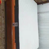 تشک تخت تمیز و نو