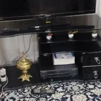 میز تلویزیون شیشه ای|میز تلویزیون|رباط‌کریم, رباط‌کریم|دیوار