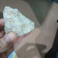 تعدادی سنگ دارم کسی اطلاع ازجنسش داره|بدلیجات|قم, نیروگاه|دیوار