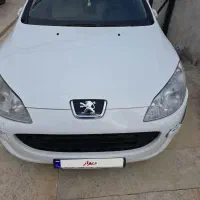 یک دستگاه خودرو۴۰۷وارداتی مدل ۲۰۰۹