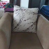 مبل راحتی پارچه ترک چوب نراد همرابا جلومبلی
