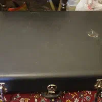 چمدان قدیمی بزرگ