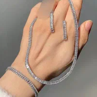 سرویس تنیسی شامل گردنبند و گوشواره و دستبند
