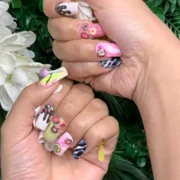 کاشت ناخن ،ورنگ لایت، کراتین ،میکاپ وشنیون