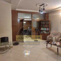 ۹۰ متر موقعیت اداری ـ مسکونی خیابان اصلی