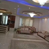 تک واحدی در چهار راه گلسار