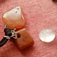 کهربا وعقیق قدیمی، درنجف اصلی، حکاکی|جواهرات|اردبیل, |دیوار