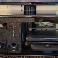 میزتلویزیون شیشه ای