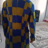 پالتو|لباس|پیشوا, |دیوار