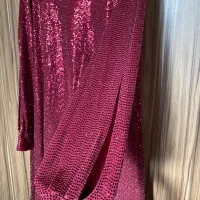 لباس مجلسی قرمز پولکی خاص و چشم‌گیر