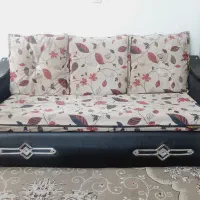 مبل ۷ نفره و دوتخته فرش ۱۲ متری سالم ۸تومن مقطوع|مبلمان خانگی و میز عسلی|اصفهان, شهرک میلاد|دیوار