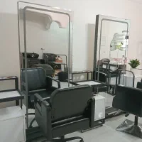 فروش یک جفت آینه بزرگ مناسب سالن زیبایی