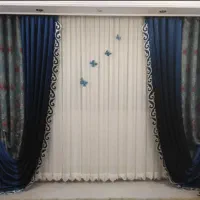 پرده مخمل‌ آبی