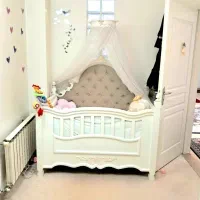 تخت خواب کودک و نوزاد با تور و پایه