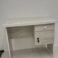 یک عدد رگال آویز با یه میز کاری|کتابخانه، شلف، قفسه‌های دیواری|گنبد کاووس, |دیوار