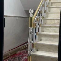 نرده شیشه‌ای بالکل راه پله