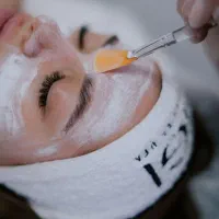 پاکسازی وفشیال تخصصی پوست