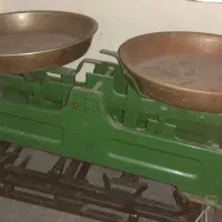 ترازوی بدنه فولاد کفه برنجی ۱۰ کیلو