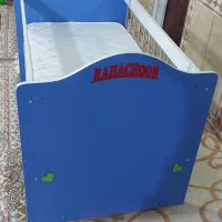 تخت کودک نوزاد تشک و میز آرایش و تخت خواب دو نفره