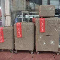 چمدون چمدان|کیف، کفش، کمربند|اصفهان, باب الدشت|دیوار