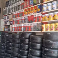 کارگر تعویض روغنی و لاستیک