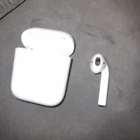 Airpods اصل،یک عدد هندزفری،با جعبه و کابل شارژ