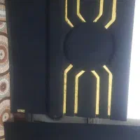 یک عدد تخت خواب با اینه وکنسول وپا تختی یک عدد