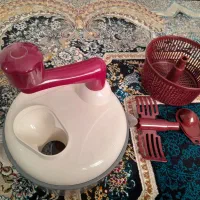 خردکن وآبمیوه گیر دستی و خردکن نایسر دایسر جنس خوب|خردکن، آسیاب، غذاساز|بهارستان, |دیوار