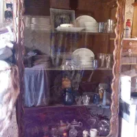 گنجه ومیزتلوزیون