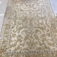 فرش کرم موزی