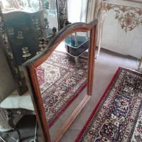 اینه با فرم چوبی