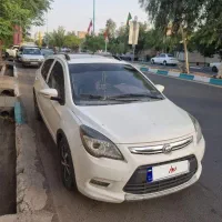 لیفان x50 اتومات مدل ۹۶ سفید بدون رنگ تمیز ۵قسطه|خودرو سواری و وانت|یزد, |دیوار